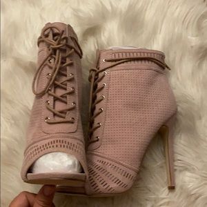 “Dancing queen” heels by justfab